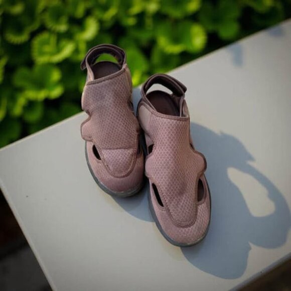 Fitville Men's Closed Toe Sandals - Picture 1 of 4